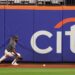 Cedric Mullins misplays a fly ball during the Mets-Marlins game on Sept. 20, 2025.