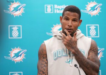 Darren Waller, Miami Dolphins tight end, at a press conference.