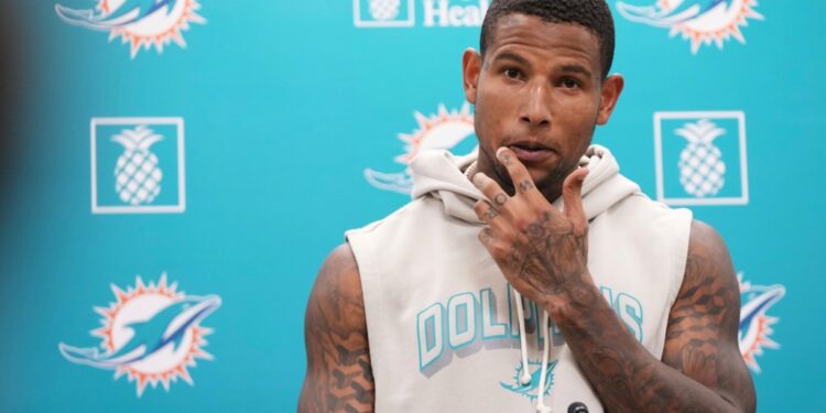 Darren Waller, Miami Dolphins tight end, at a press conference.