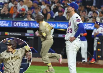 David Peterson implodes again as Mets fall to Padres