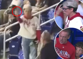 Defiant Phillies fan flips off crowd after taking ball from young boy