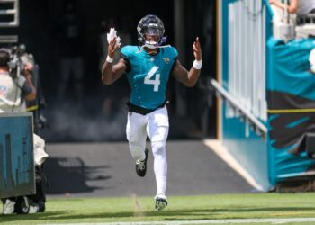 Jaguars running back Tank Bigsby (4) takes the field prior to a game against the Carolina Panthers at EverBank Stadium.