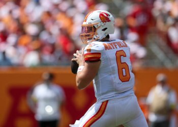 Earn $300 in bonus value with winning $5 bet for Bucs vs. Eagles