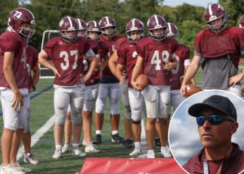 Garden City high school's 54-game win streak on line in opener