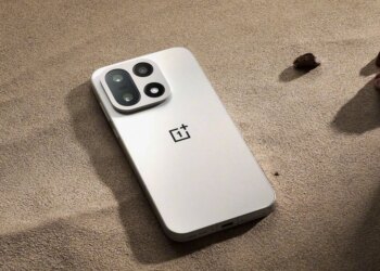 Get a look at the OnePlus 15 from every angle