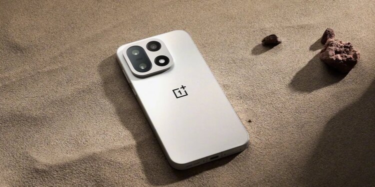 Get a look at the OnePlus 15 from every angle