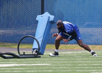 New York Giants offensive tackle Andrew Thomas #78 practicing.