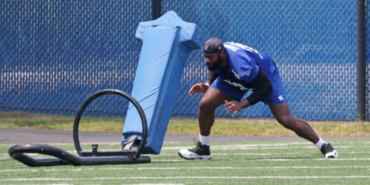 New York Giants offensive tackle Andrew Thomas #78 practicing.