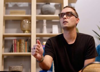 I wore the new Meta Ray-Ban Display glasses for about an hour.