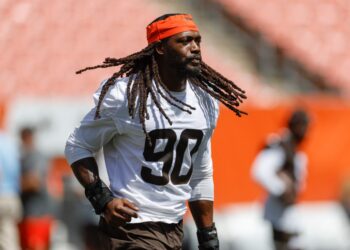 Jadeveon Clowney, Cleveland Browns #90, at practice.