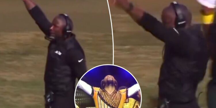 Jets' Aaron Glenn reacts after sideline celebration dance goes viral with Earth, Wind & Fire mash-ups