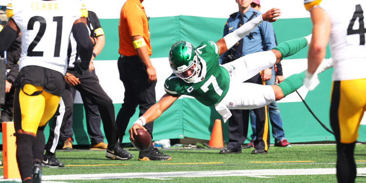 Jets offense's 394-yard Week 1 the start of a quest for perfection