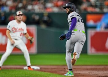 Jose Caballero gets picked off during the Yankees-Orioles game on Sept. 18, 2025.
