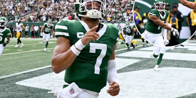 Justin Fields nearly flawless during promising Jets debut