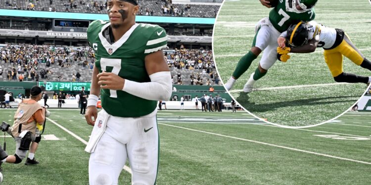 Justin Fields offered up an early glimpse of his Jets promise