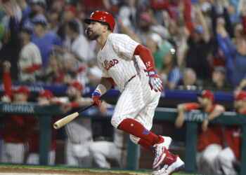 Kyle Schwarber remains a Phillies priority with 'interest on both sides'