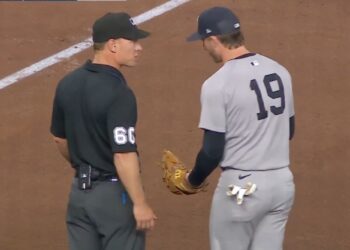 MLB admits what Yankees suspected: Umps botched catch call