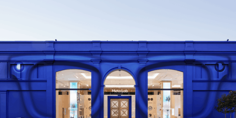 Meta is opening pop-up shops to show off its smart glasses with a display