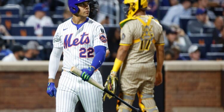 Juan Soto #22 of the New York Mets at bat.
