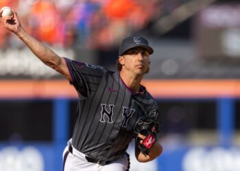 Brandon Sproat pitches during the Mets-Rangers game on Sept. 13, 2025.