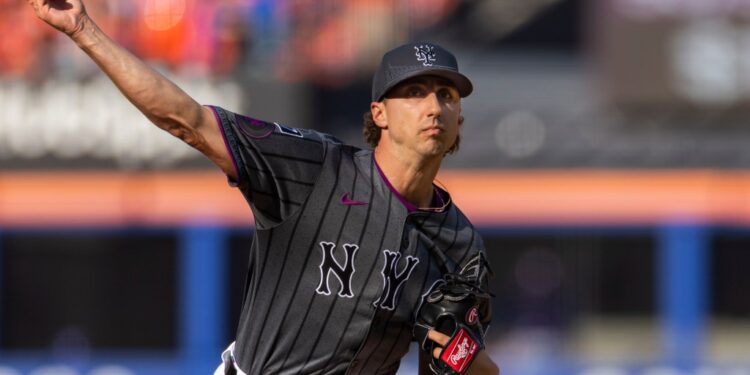 Brandon Sproat pitches during the Mets-Rangers game on Sept. 13, 2025.