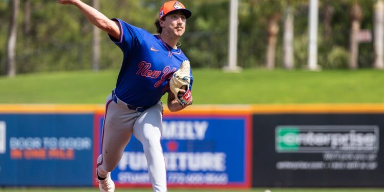 Mets pitcher Brandon Sproat throws live batting practice at Spring Training, Thursday, Feb. 13, 2025, in Port St. Lucie, FL.