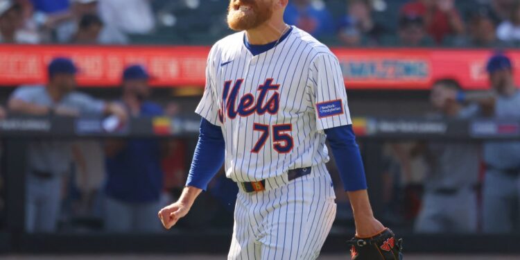 New York Mets pitcher Reed Garrett (75) gives up 2 runs during the seventh inning when the New York Mets played the Texas Rangers Sunday, September 14, 2025 at Citi Field in Queens, NY.