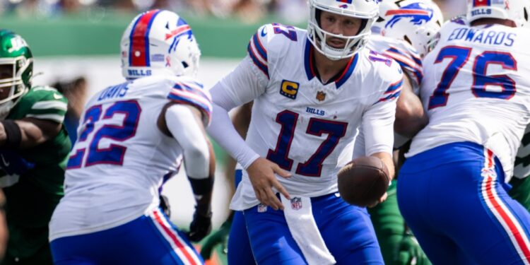 Buffalo Bills quarterback Josh Allen (17) hands off to running back Ray Davis (22) during the first half against the New York Jets at MetLife Stadium, Sunday, Sept. 14, 2025, in East Rutherford, New Jersey.