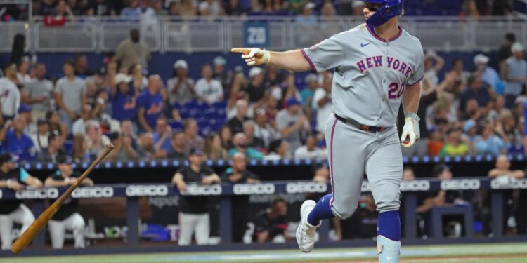 Pete Alonso celebrates during the Mets-Marlins game on Sept. 27, 2025.