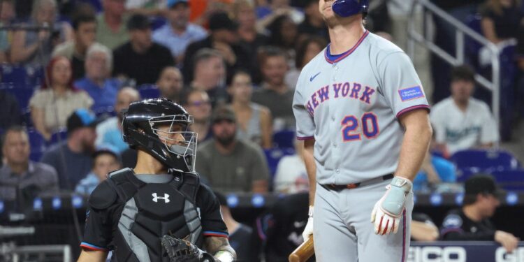 A dejected Pete Alonso walks back to the dugout after striking out with a runner on third and one out in the third inning of the Mets' 6-2 loss to the Marlins on Sept. 26, 2025.