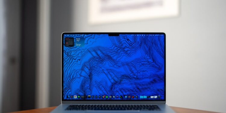 The touchscreen MacBook rumors are never ending