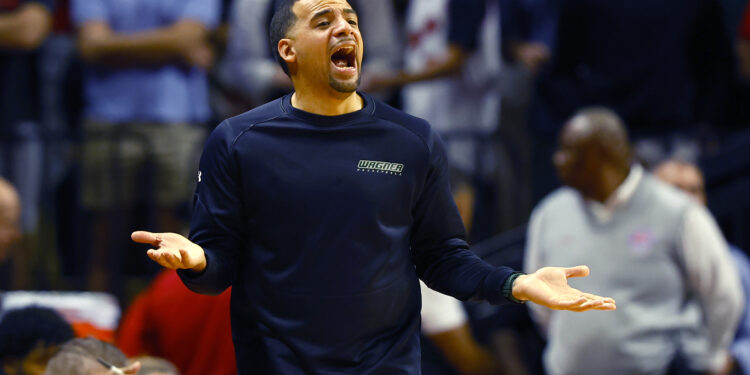 Wagner basketball coach Donald Copeland suspended for alleged verbal abuse