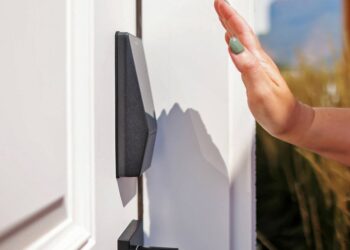 Wyze’s new palm-scanning door lock has a second, backup battery