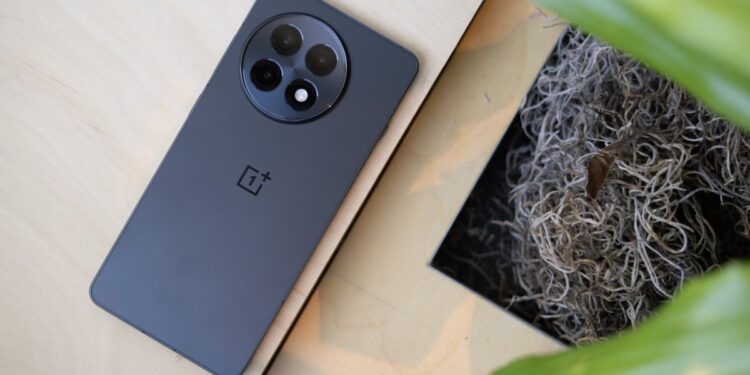 Your OnePlus phone is probably at risk from a major SMS vulnerability