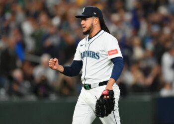 Bet $5, get $300 in bonus bets if your bet wins for Blue Jays vs. Mariners