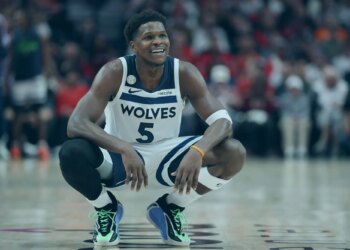 Bet $5, get $300 in bonus bets if your bet wins for Nuggets vs. Timberwolves