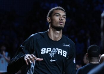 Bet $5, get $300 in bonus bets if your bet wins for Heat vs. Spurs