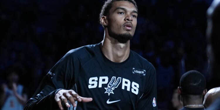 Bet $5, get $300 in bonus bets if your bet wins for Heat vs. Spurs