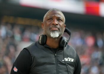 Jets coach Aaron Glenn during the team's loss to the Broncos in London on Oct. 12, 2025.