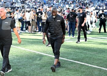 Aaron Glenn must weed out the losing players sinking Jets