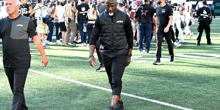 Aaron Glenn must weed out the losing players sinking Jets