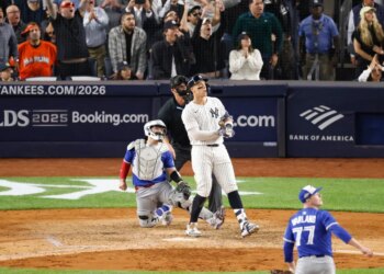 Aaron Judge hits a three-run home run for the New York Yankees.