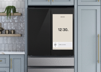 This GIF shows how the widget will rotate between the four screens every 10 seconds.