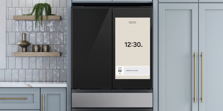 This GIF shows how the widget will rotate between the four screens every 10 seconds.