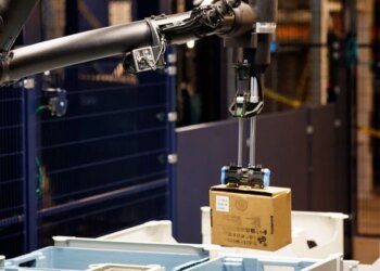 Amazon claims the headline isn’t robots taking jobs as it reveals new cost-cutting robots