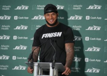 Jermaine Johnson speaks to the media after Jets practice on Oct. 10, 2025.