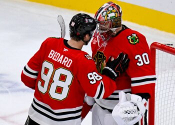 Bet $5, get $200 in bonus bets for Blackhawks vs. Blues