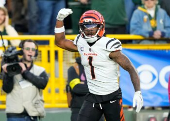 Bet $5, get $300 in bonus bets for Steelers vs. Bengals