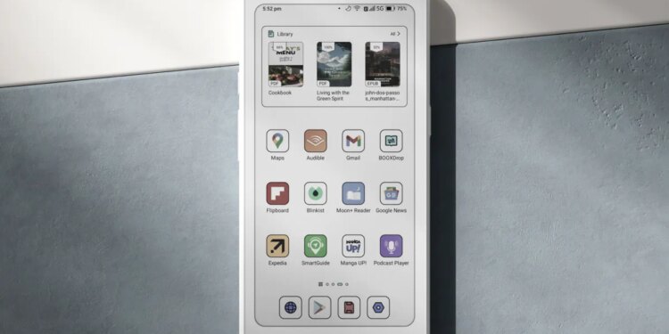 Boox’s new smartphone-sized, color e-reader is coming to the US