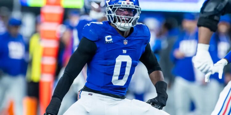 Brian Burns celebrates during the Giants-Eagles game on Oct. 9, 2025.